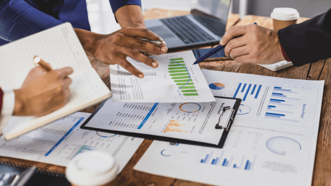 How to Choose a Financial Advisor – Financial Planning Meeting